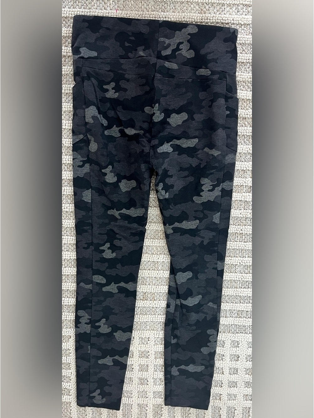 Cabi ATC Camo Leggings medium